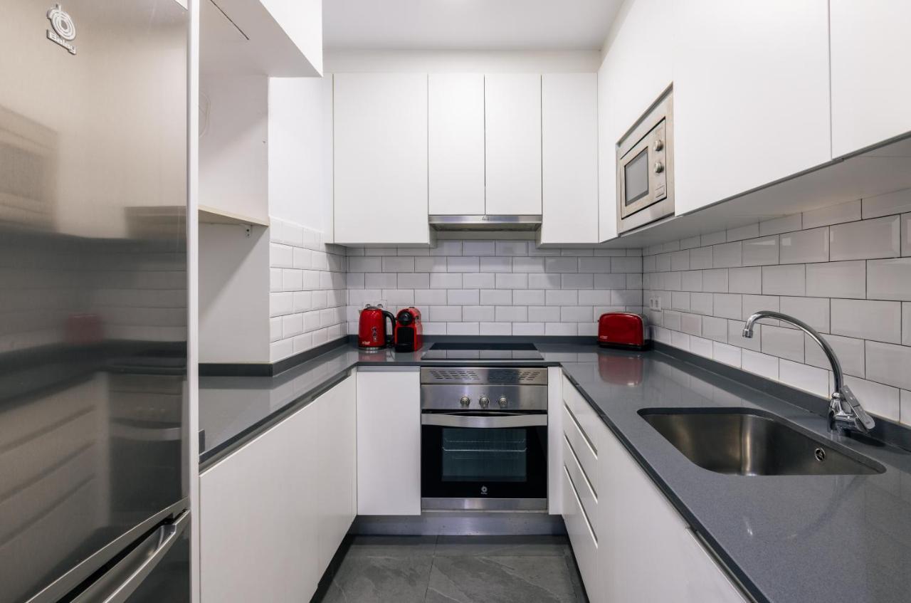 Amazing Flat 5 Balconies In Chueca - Gran Via Appartement Madrid Buitenkant foto