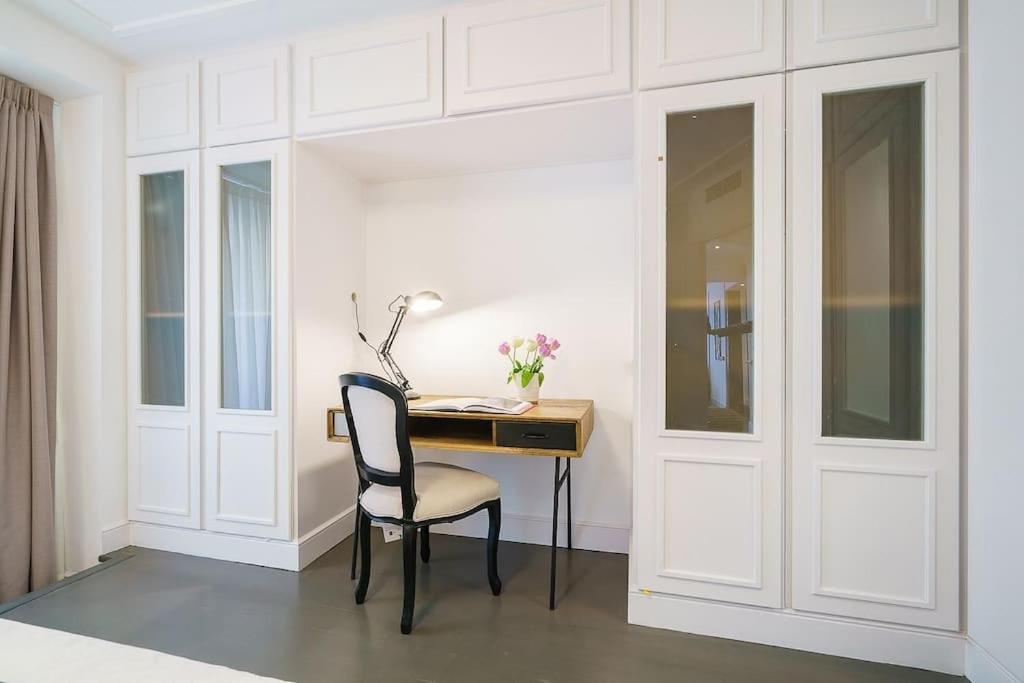 Amazing Flat 5 Balconies In Chueca - Gran Via Appartement Madrid Buitenkant foto