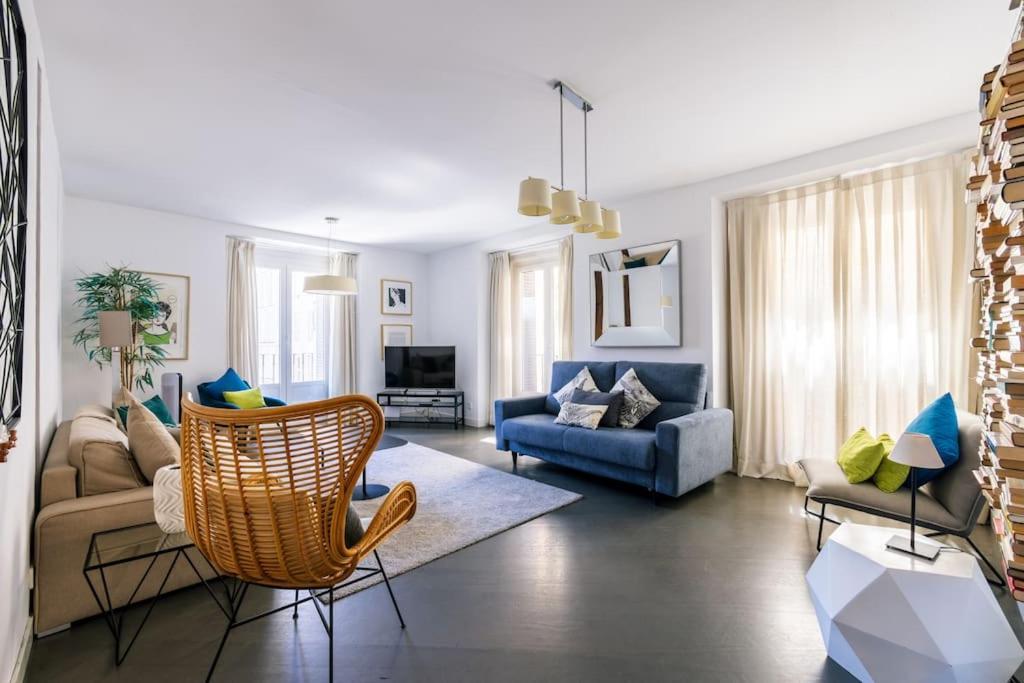 Amazing Flat 5 Balconies In Chueca - Gran Via Appartement Madrid Buitenkant foto