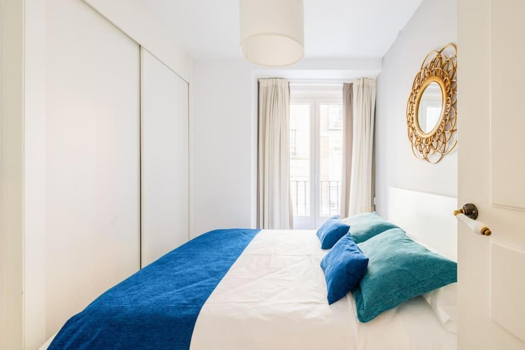 Amazing Flat 5 Balconies In Chueca - Gran Via Appartement Madrid Buitenkant foto